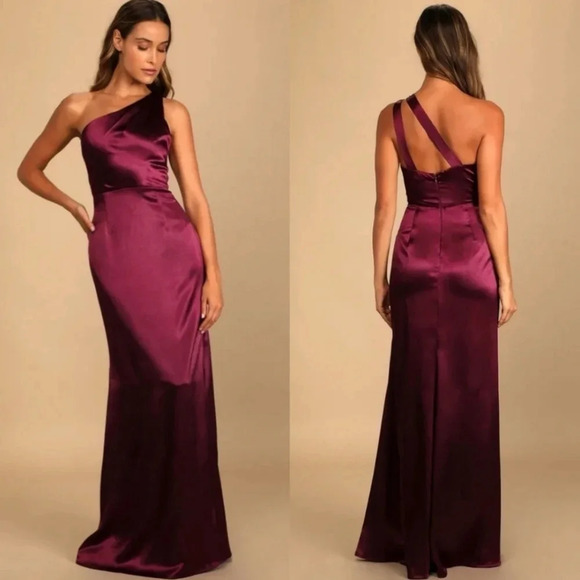 Lulu's On the Guest List Burgundy Satin One-Shoulder Maxi Dress M Wedding Party - Picture 1 of 13